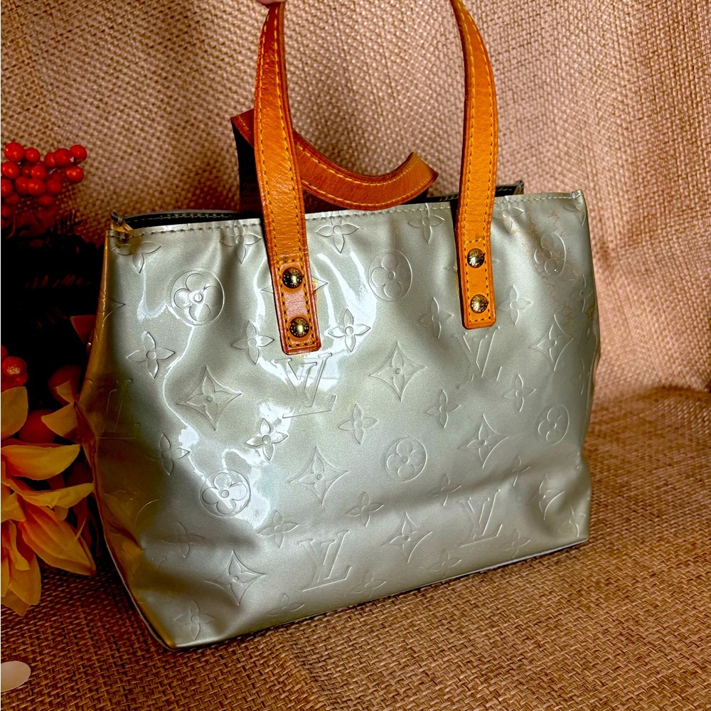 Authentic Louis Vuitton monogram Vernice patent leather, subtle green, small